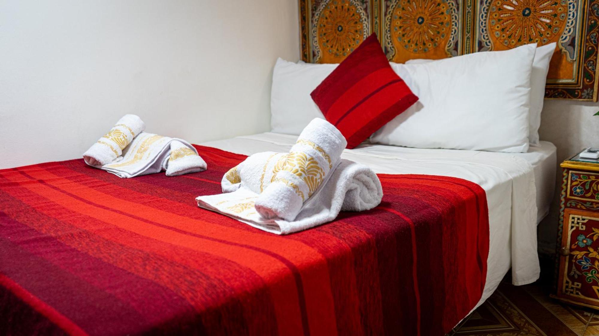 Riad Dar El Ouedghiri Fez Kültér fotó