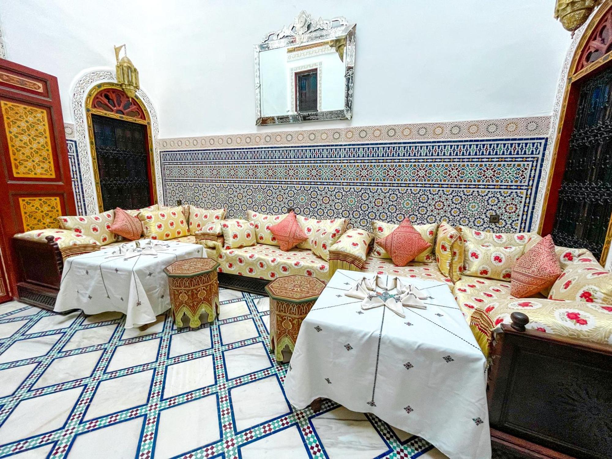 Riad Dar El Ouedghiri Fez Kültér fotó