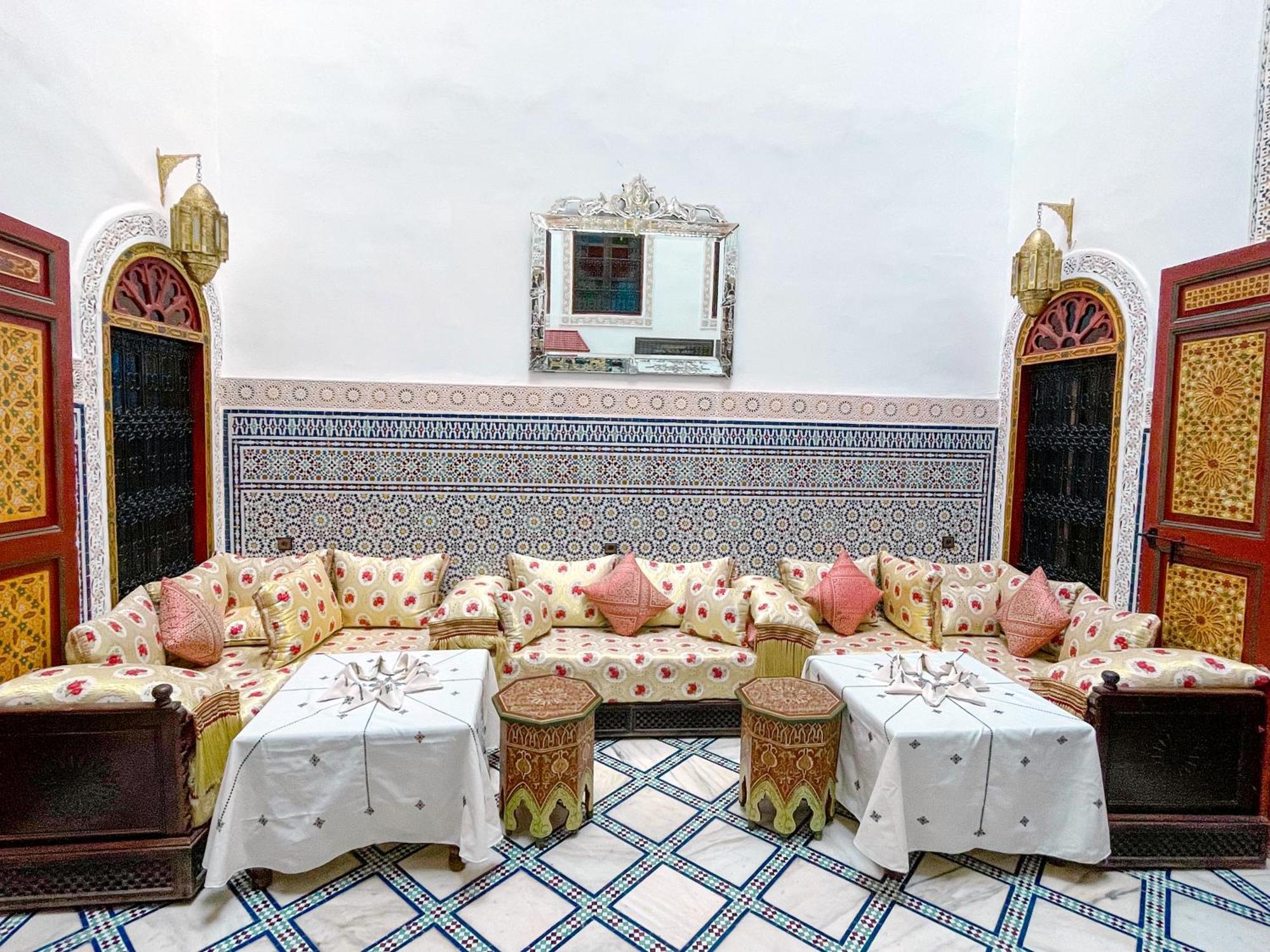 Riad Dar El Ouedghiri Fez Kültér fotó